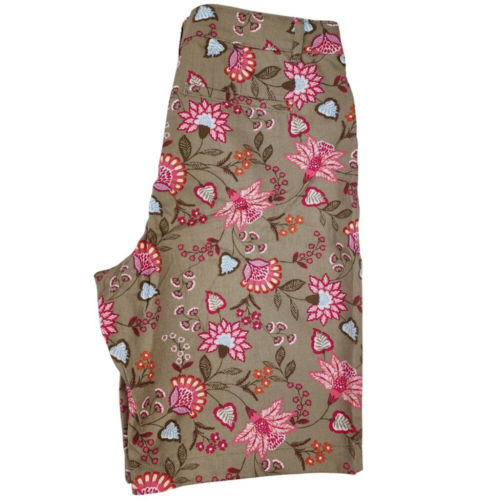 New St Johns Bay Womens 16 36x11 Mid Rise Floral Secretly Slender Bermuda Shorts - Picture 3 of 15